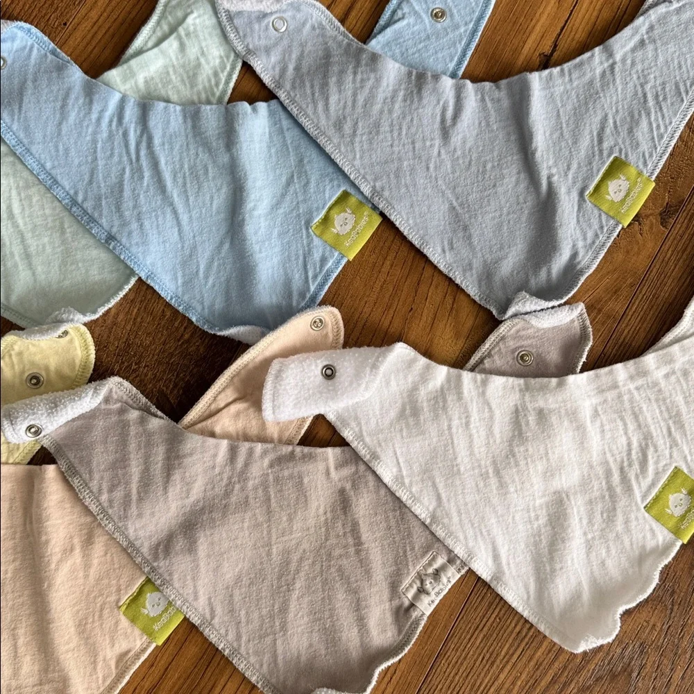 KeaBabies baby / toddler bibs, bundle of 8